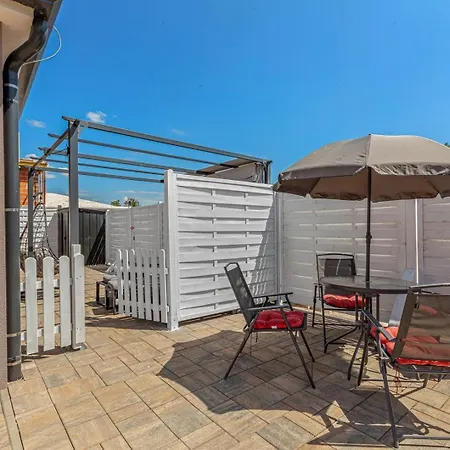 Apartment Cozy Two Bedroom Rose With Terrace *