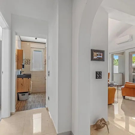 Cozy Two Bedroom Rose With Terrace * Funtana