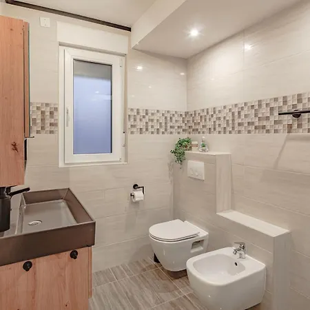 Apartment Cozy Two Bedroom Rose With Terrace *